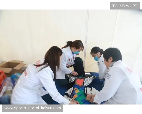 俱乐部队医工作揭秘，医疗保障团队协作